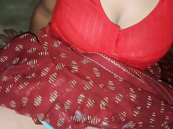 Prayamu11 coupled with Yatun get wild in Hindi Madam Ki Chudai Outdoors