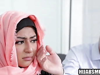 Binky Beaz penalizes Muslim nymphomaniac with rough fucky-fucky & nailing