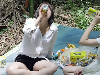 Get insane in the garden with Party Tear up-out and her lesbian pals!