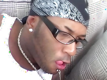 Step-mother Klauz Mainwart gets her chinese slit boinked unconnected with a dark-skinned snake in pantyhose