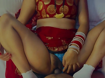 Indian youthful stepmom romp regarding Hindi with messy chat