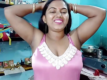 Watch this hot Indian jocular mater anent a fresh Bangladeshi saree with a bangla voice