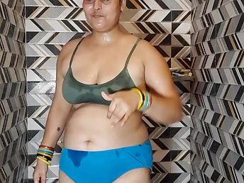 Indian BBW Puma Bhabhi masturbates with her massive natural tits while Douche Gig watches in be transferred to bathroom