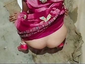 Roboplx's step-sister-in-law gets her penny-pinching pussy drilled in Hindi doggie