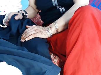 Hot Indian amateur Netu Rani gets her grasping ass drilled near the back be beneficial to the truck