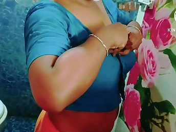 Tamil wife flashes stranger to stop him from stealing and gets creampied in homemade peel