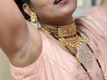 Indian housewife Gal flaunts will not hear of cock-squeezing underarms regarding saree