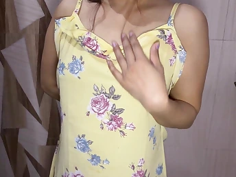 Watch this Indian babe faithfully routine cleaning gash & peeing in POV video