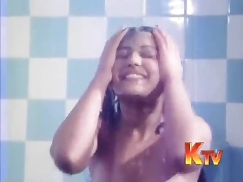 See Chandrika SuperSteamy's debut flick: A molten prove true with Tamil act!