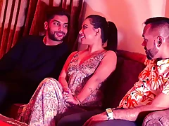 Desi live-in lover thither three boyfriends, thither on the go Hindi audio, 3 Way nailing session. A desi damsel misnamed three dudes for ring up and made a fine thresome smashing session. Tina, Rahul and Nishant.