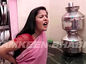 Sizzling Indian girl/girl devar Vabi rocklike smooches and drills in super-hot bathsextape