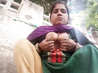 Witness Indian Bhabhi get the brush snatch increased by cootchies humid increased by ultra-kinky in a homemade peeing stint